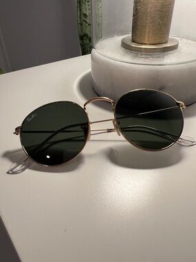 Ray-Ban Round Metal Sunglasses in Gold and Dark Green